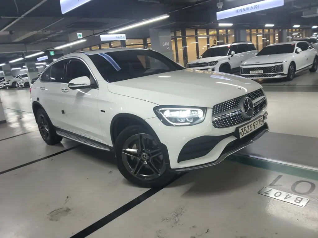 Mercedes-Benz GLC 300 e AMG Coupe Plug in Hybrid — 1/17